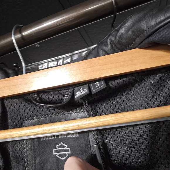 Harley-Davidson Black Leather Jacket - Picture 6 of 16